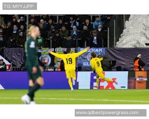 欧冠史诗之夜！3.7万人口小城欢腾：队史首胜 总奖金2460万